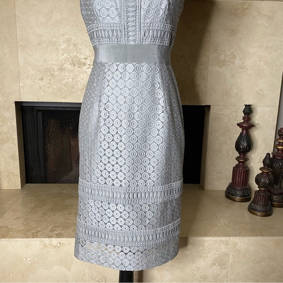 Antonio Melani Grey Eyelet lace overlay mid length sleeveless dress Size 2 - Picture 3 of 16
